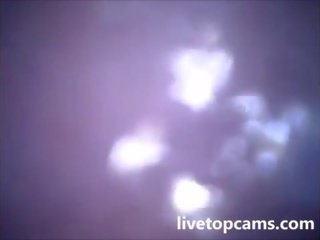 Mademoiselle spuści nakręcony z wewnątrz za wagina w livetopcams pt1