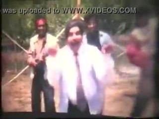 Bangladeshi aktrise b grade filma video song romantika skandāls