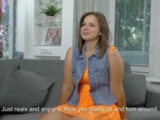 Sandra bulka. 18 y.o beguiling echt maagd meesteres van rusland wil bevestigen haar virginity rechts nu! voorgrond maagdenvlies schot!