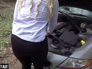 Teures Auto billige Frau