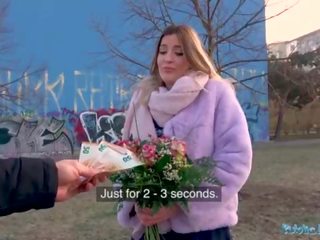 Jemagat öňünde agent big emjekler seductress gets indecent proposal